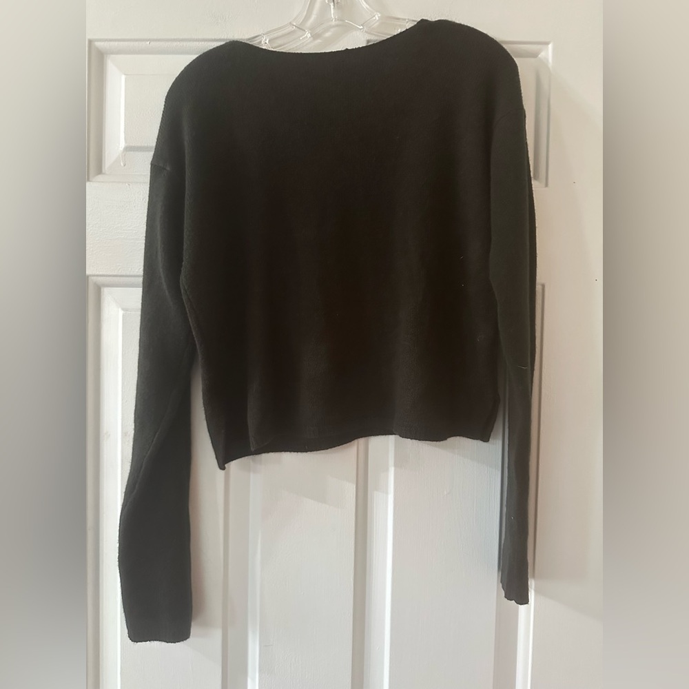 Express Black V-Neck Cropped Knit Fuzzy Sweater. Size medium. - Picture 6 of 7